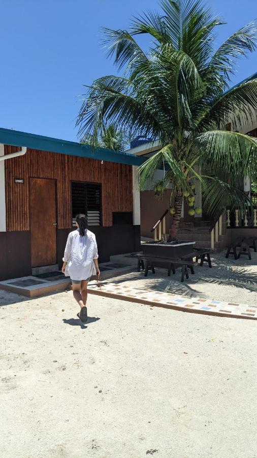Maya Guest House - Sipaway Island San Carlos  Ngoại thất bức ảnh